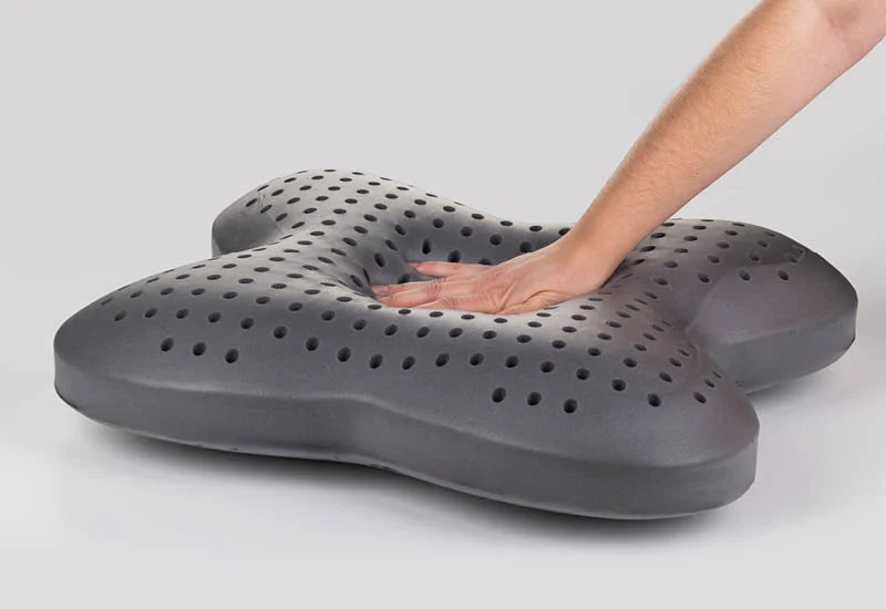 <div>Katra MemoTouch atmiņas putu zona nodrošina pareizo gulēšanas pozu.</div>