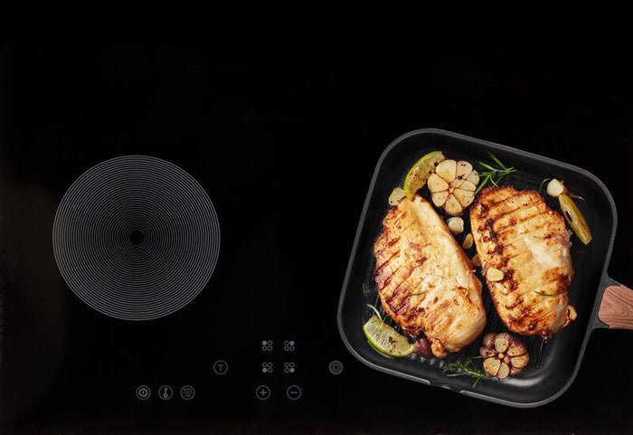 Piemērots visām gatavošanas virsmām, tostarp indukcijas plītīm.